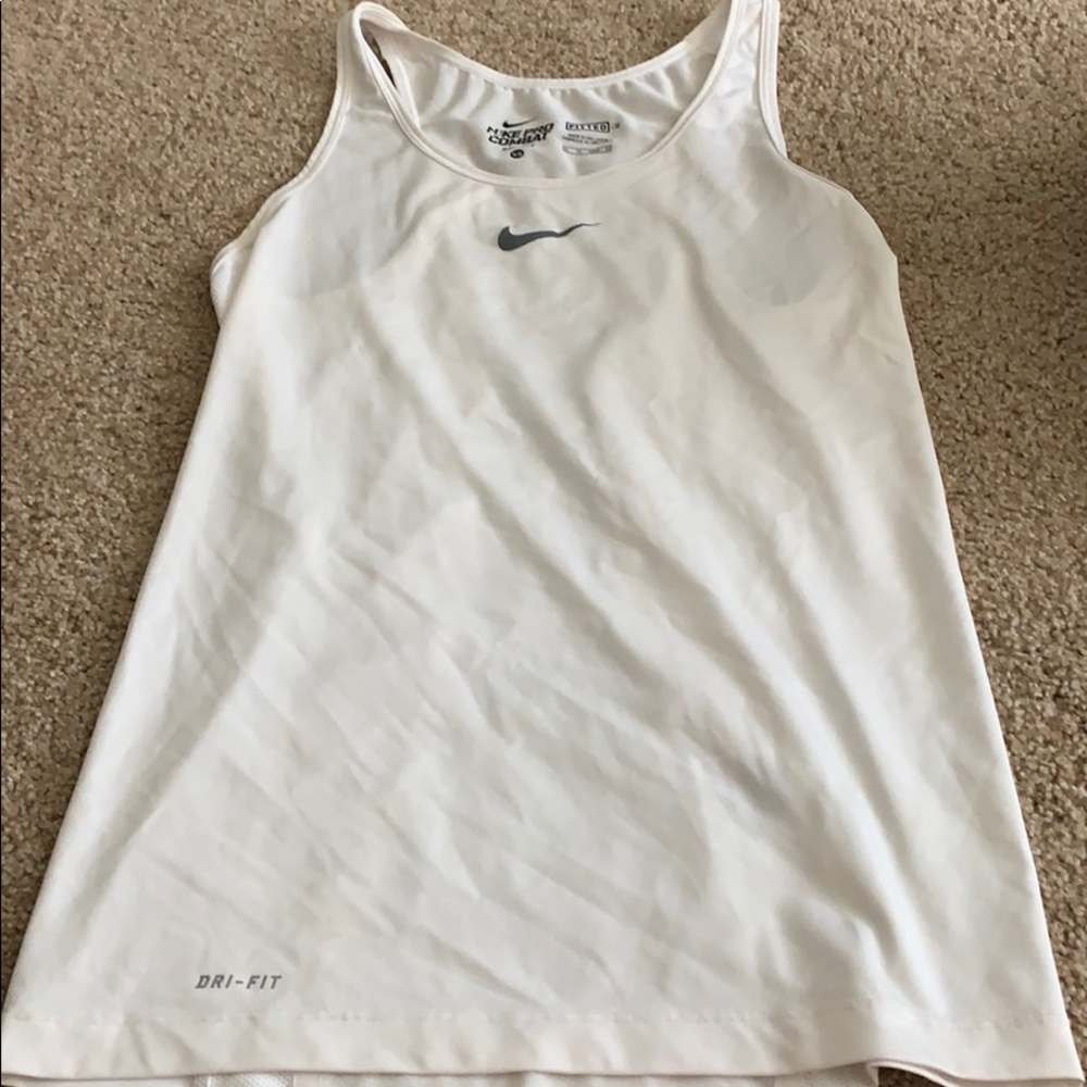 Nike Dri-fit fitted tank